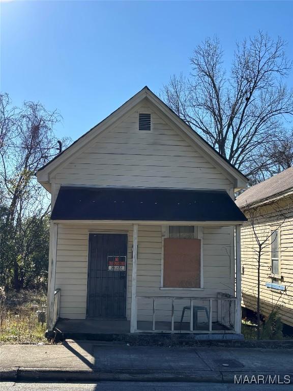 bungalow featuring a porch