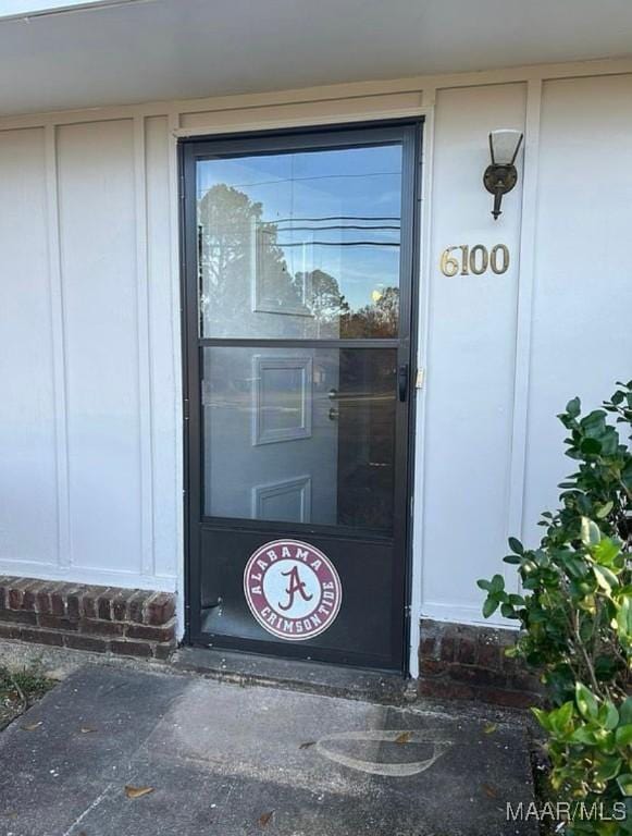 view of property entrance