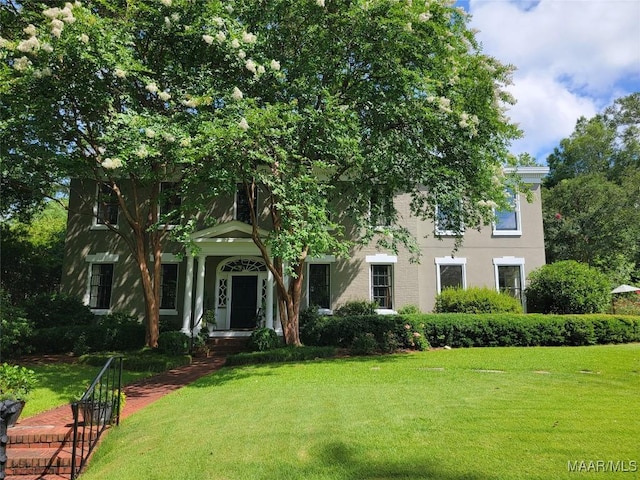 view of front of house with a front yard