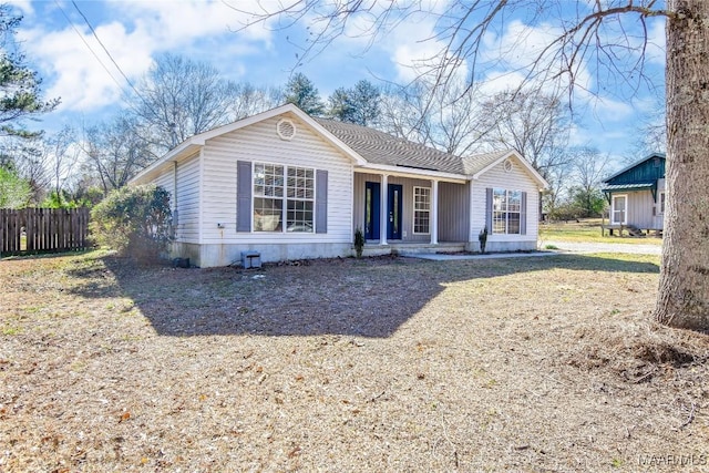 view of front of house with a front lawn