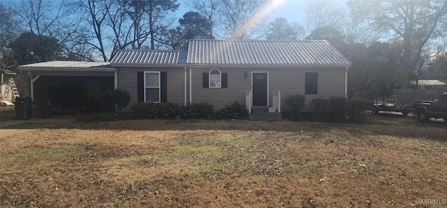 view of front of home with a front lawn