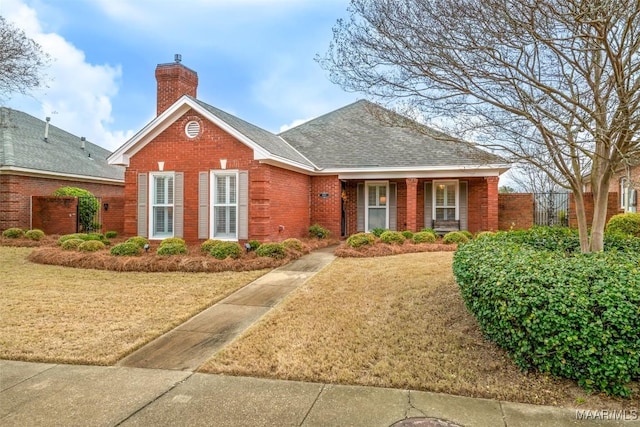 view of front of house with a front lawn