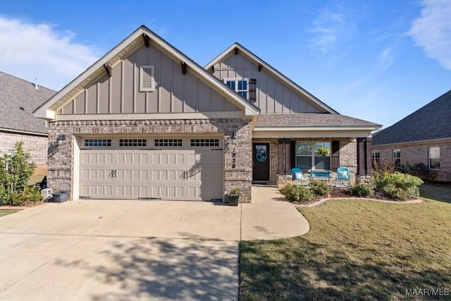 view of front of house featuring a front lawn and a porch