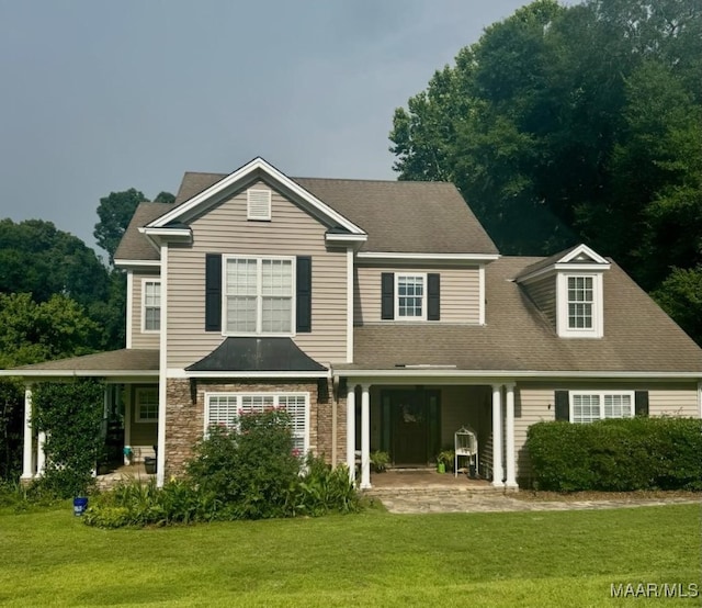 137 Scott Ln, Prattville, AL 36066 - traditional home with a front yard and a shingled roof