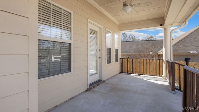 balcony featuring ceiling fan