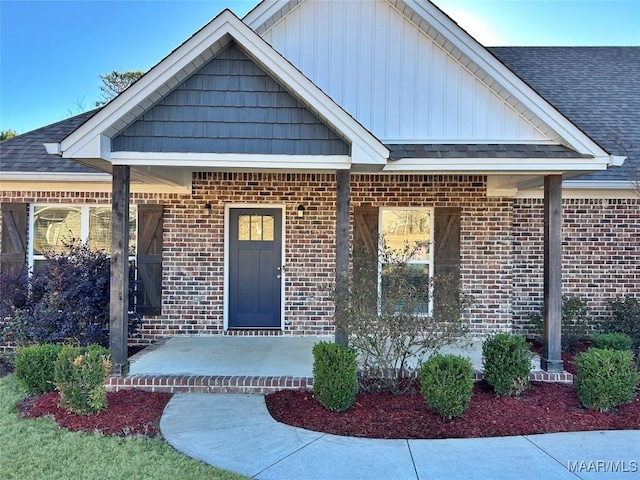 view of front facade featuring a porch