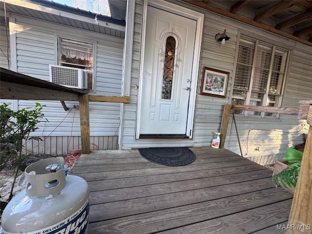 property entrance featuring covered porch