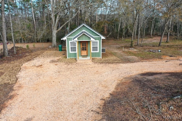 view of outbuilding