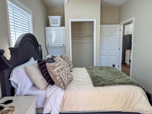 bedroom featuring a closet