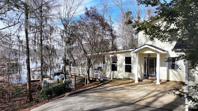 view of front of home