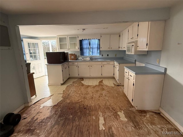 kitchen featuring sink