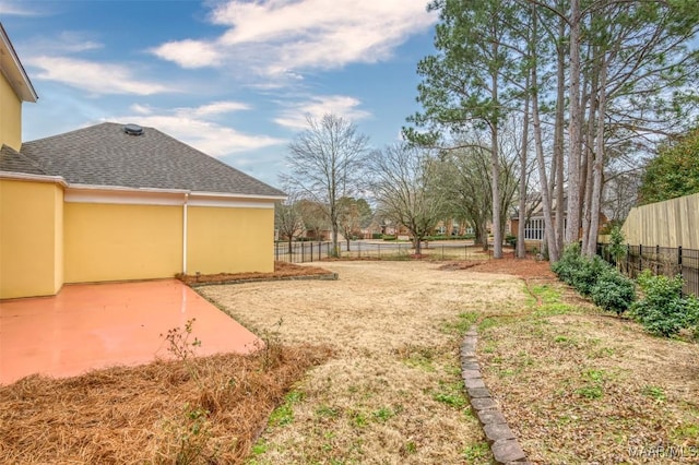 view of yard featuring a patio area