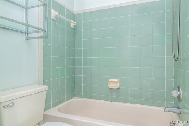 full bathroom featuring shower / bathtub combination and toilet