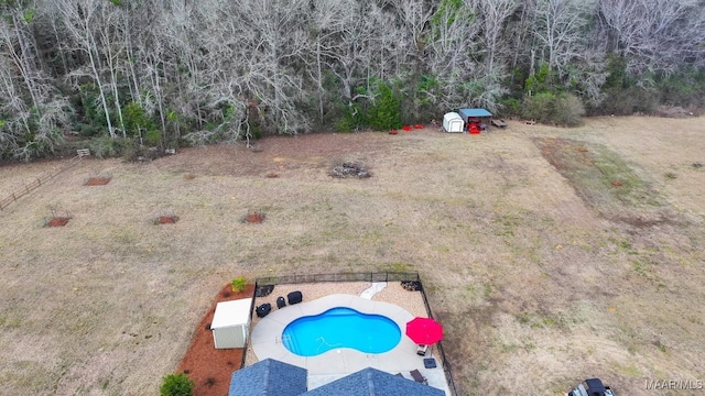 view of swimming pool