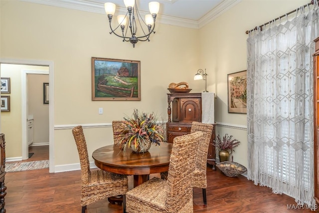 dining room with crown molding, a notable chandelier, and dark hardwood / wood-style flooring