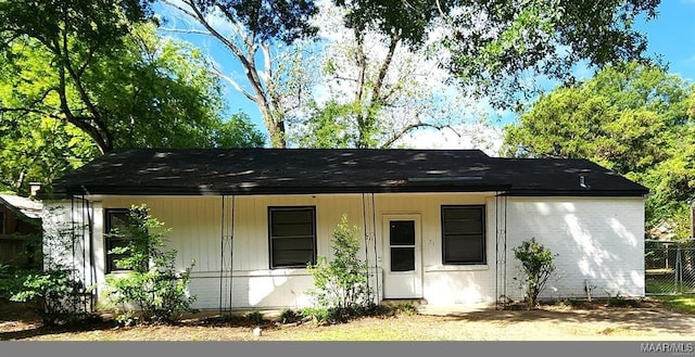 view of front of home featuring a porch