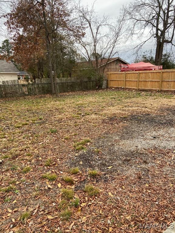 2716 Baldwin Brook Dr, Montgomery, AL 36116 - view of fenced backyard