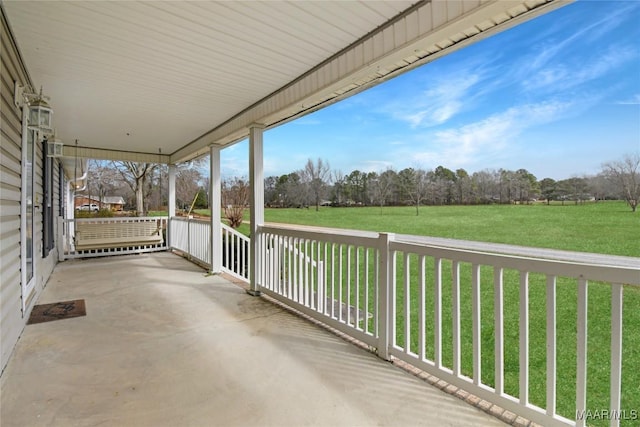 balcony featuring covered porch