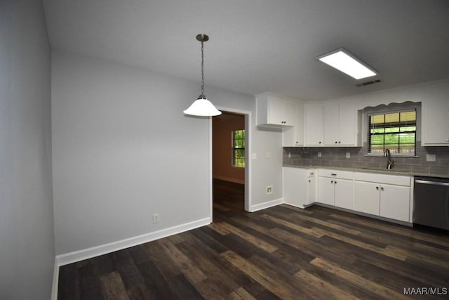 6515 Redland Rd, Wetumpka, AL 36093 - kitchen featuring stainless steel dishwasher, baseboards, dark wood finished floors, visible vents, and a sink