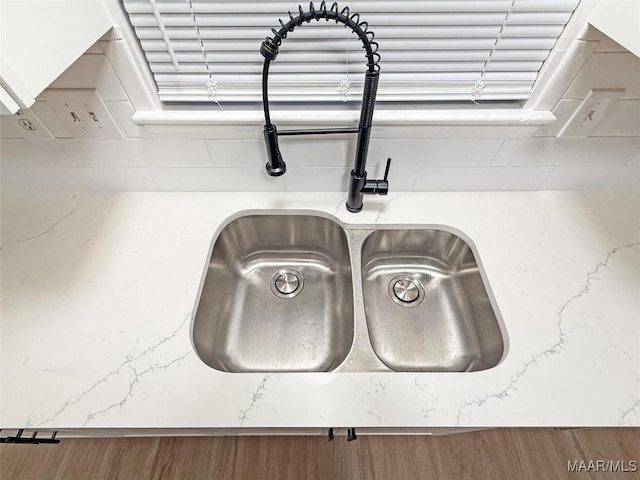 interior details featuring sink