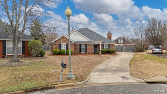 view of front of property with a front yard