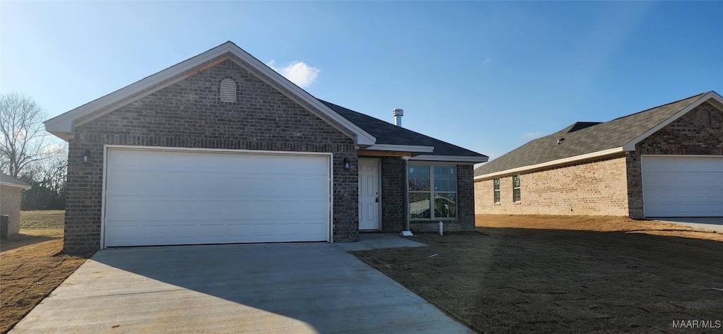 view of front facade with a garage