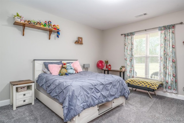 bedroom with carpet flooring