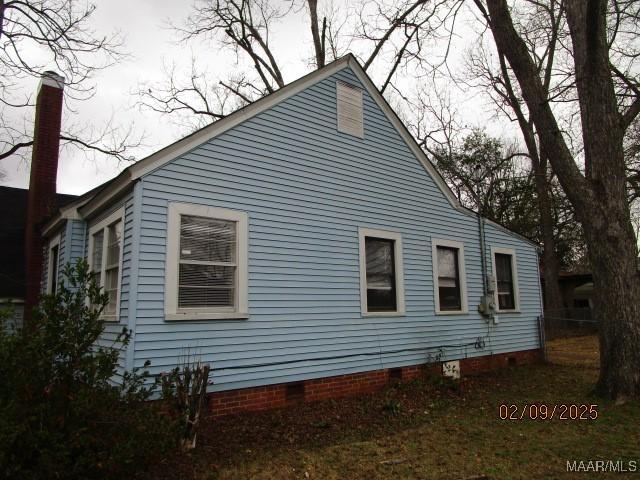 view of side of property