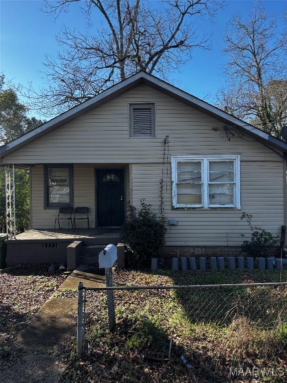 view of front of home featuring covered porch