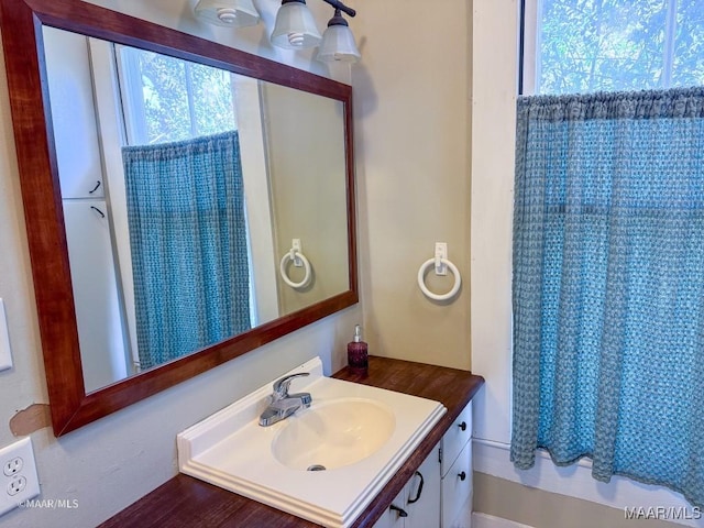 bathroom with vanity