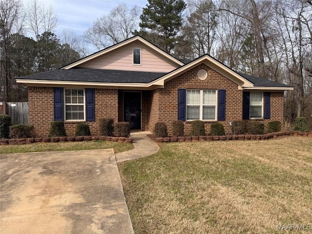 view of front of house featuring a front yard