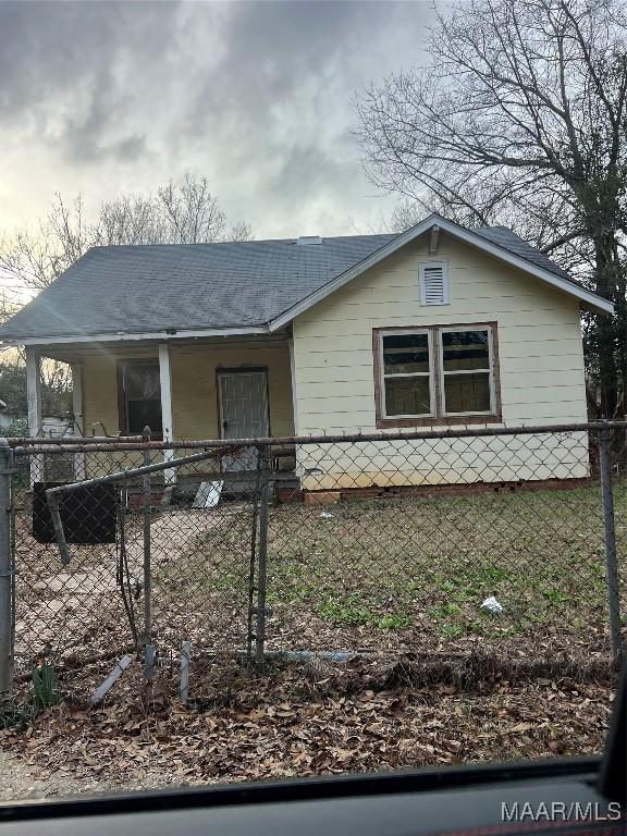 view of front of home featuring covered porch