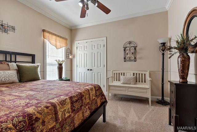 bedroom featuring light carpet, baseboards, ornamental molding, and ceiling fan