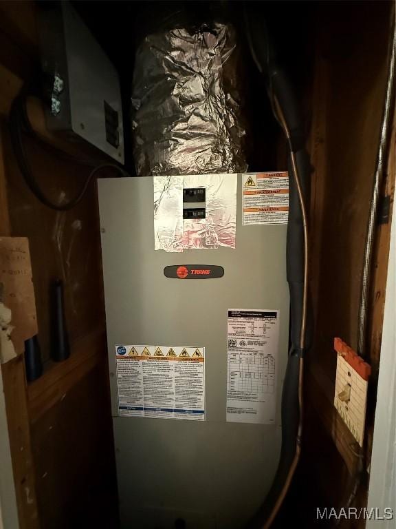 20 Glendale Dr, Selma, AL 36701 - utilities with heating unit