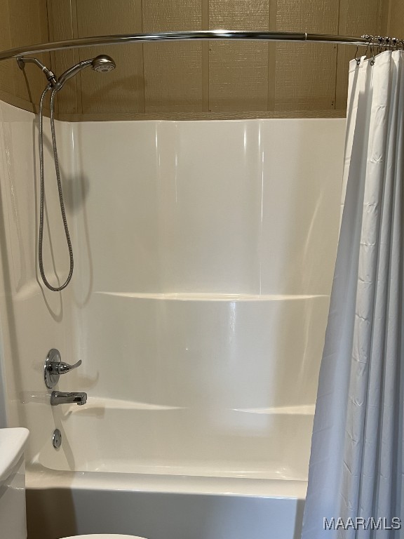 753 Bluff Rd, Rockford, AL 35136 - bathroom with toilet and shower / bath combo