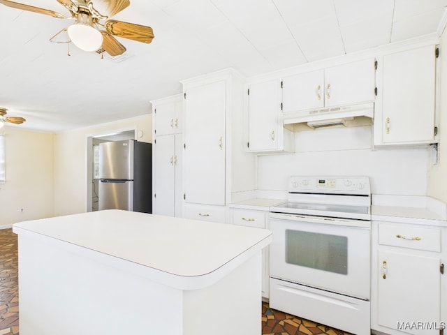 kitchen with under cabinet range hood, a ceiling fan, white electric range, and freestanding refrigerator