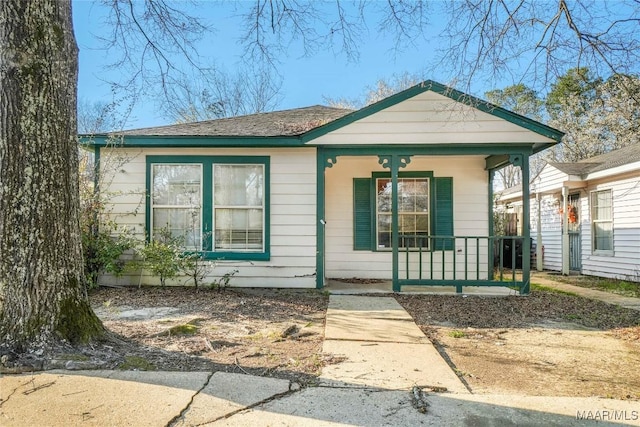 view of front of house with covered porch