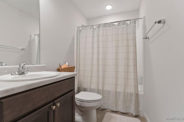 full bath with shower / bath combination with curtain, vanity, and toilet