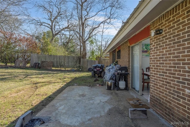 5217 W Shades Valley Dr, Montgomery, AL 36108 - view of yard featuring a patio area and fence