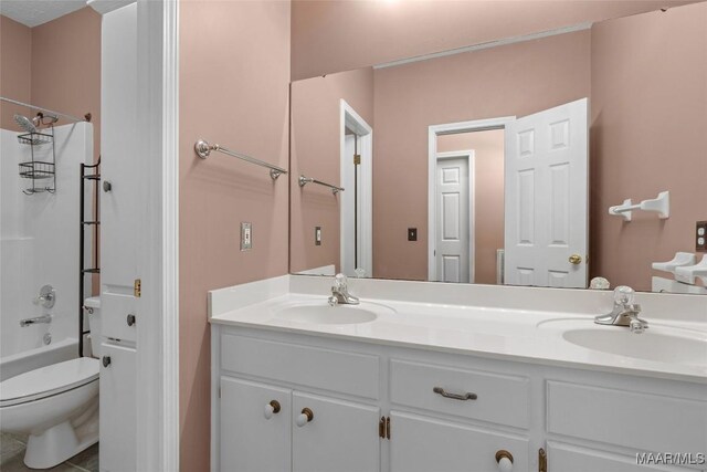125 Greenfield Pl, Wetumpka, AL 36093 - bathroom with double vanity, toilet,  shower combination, and a sink