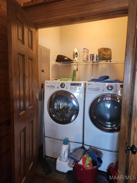 2085 Robinson Pond Rd, Prattville, AL 36067 - clothes washing area featuring laundry area and washing machine and clothes dryer