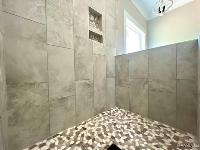 1150 Southern Hills Dr, Wetumpka, AL 36093 - full bathroom featuring a tile shower