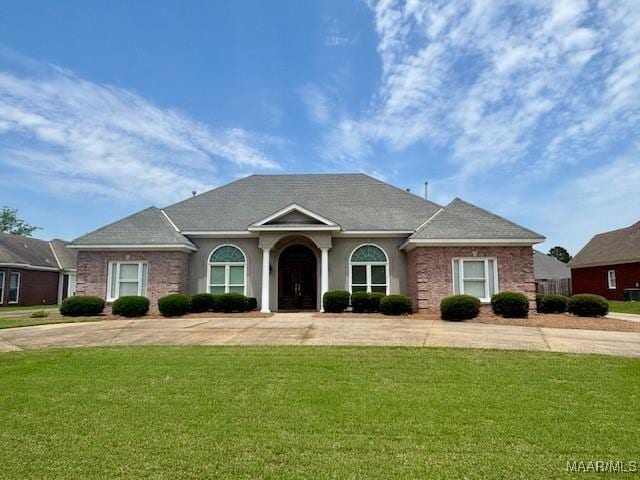 8681 Huntingdon Ridge Ln, Montgomery, AL 36117 - view of front of house with a front yard