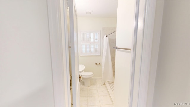 2045 Gorgas St, Montgomery, AL 36106 - full bath featuring a shower with shower curtain, visible vents, and toilet