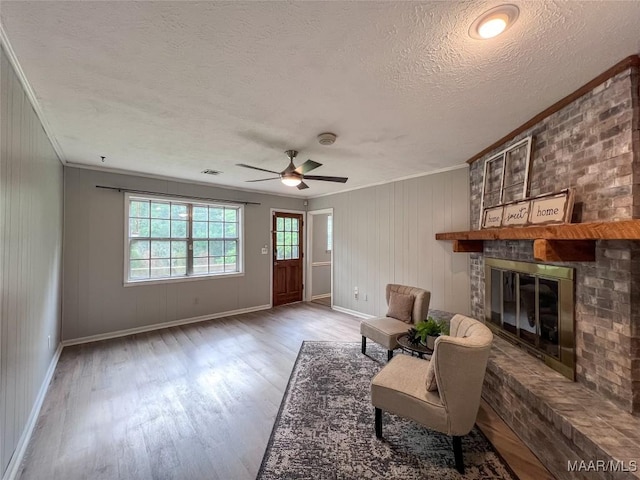 113 Kingston Pl, Prattville, AL 36067 - living area with ornamental molding, a textured ceiling, and plenty of natural light