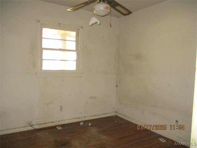 spare room featuring a ceiling fan