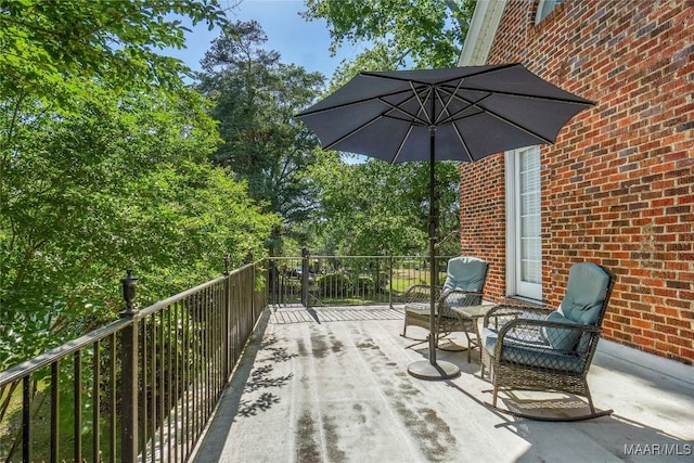100 S Franklin Ave, Luverne, AL 36049 - exterior space with a balcony
