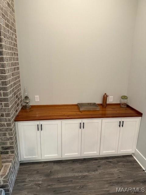 169 Foxfire Ct, Wetumpka, AL 36092 - details with baseboards and wood finished floors