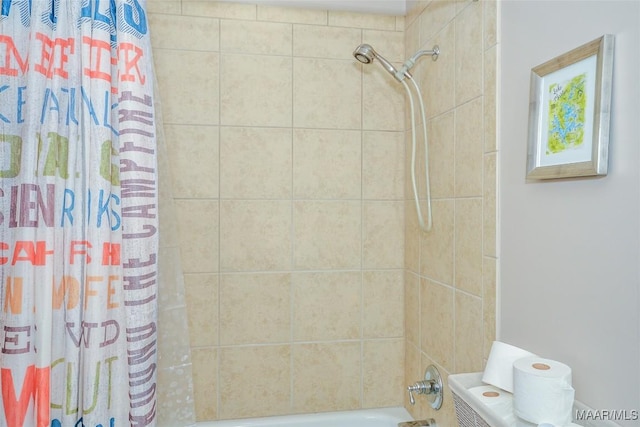 bathroom featuring shower / tub combo