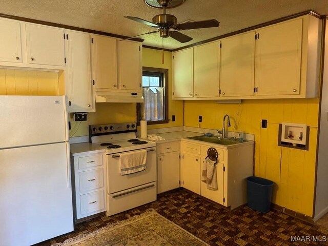 3008 Baffin Dr, Montgomery, AL 36110 - kitchen featuring a sink, white appliances, light countertops, under cabinet range hood, and a ceiling fan
